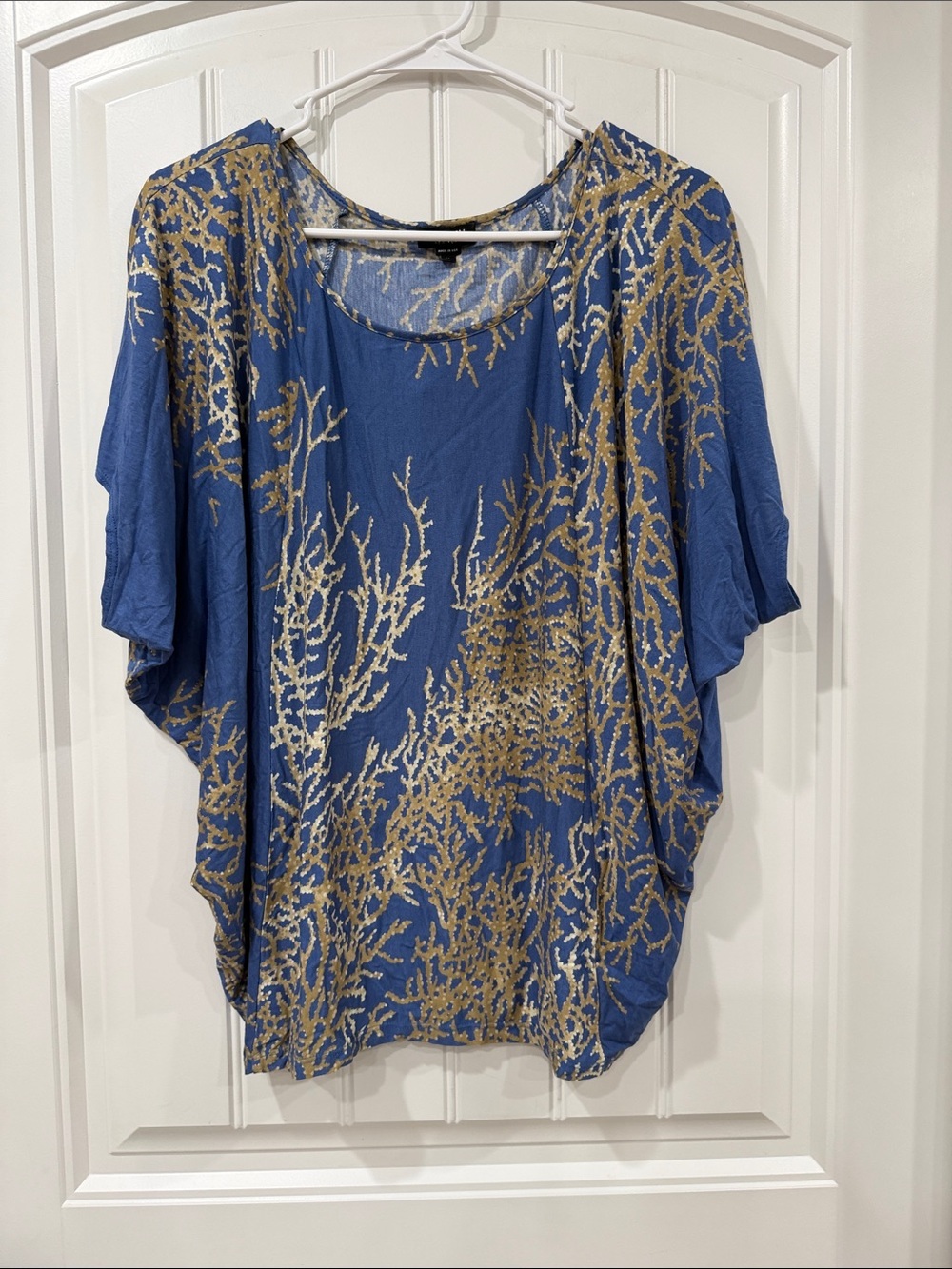EUC Worth Blue Tunic with Gold Coral Print Dolman Sleeve